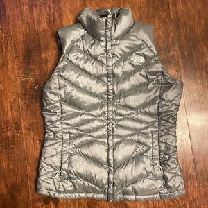 THE NORTH FACE 550 Fill Goose Down Puffer Vest in Mid Grey Size Large
